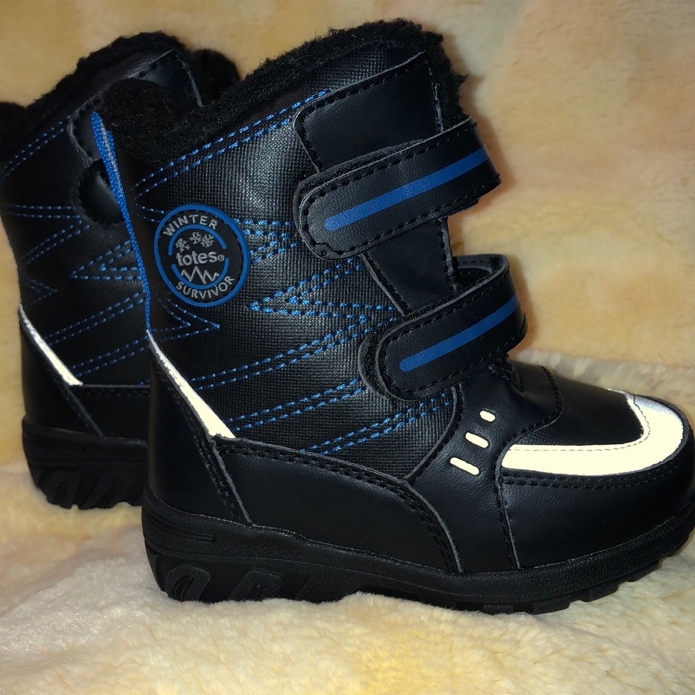 Winter totes snow boots